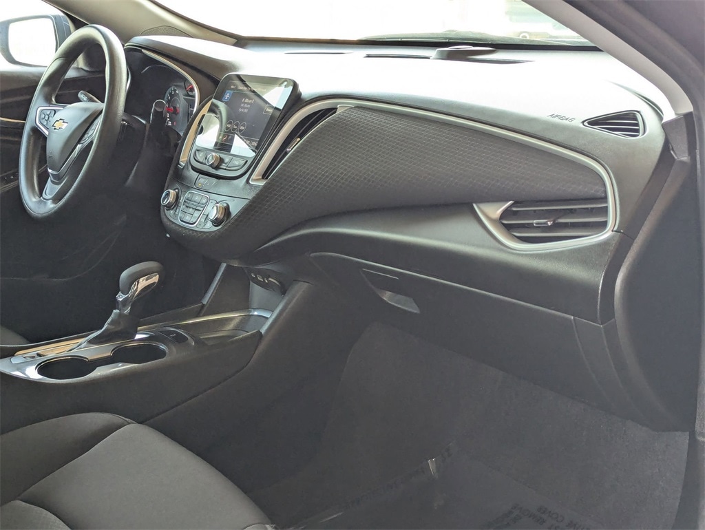 Thumbnail: 2023 Chevrolet Malibu - 32