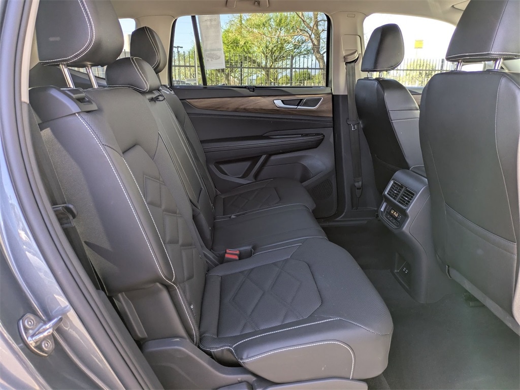 Thumbnail: 2025 Volkswagen Atlas - 31