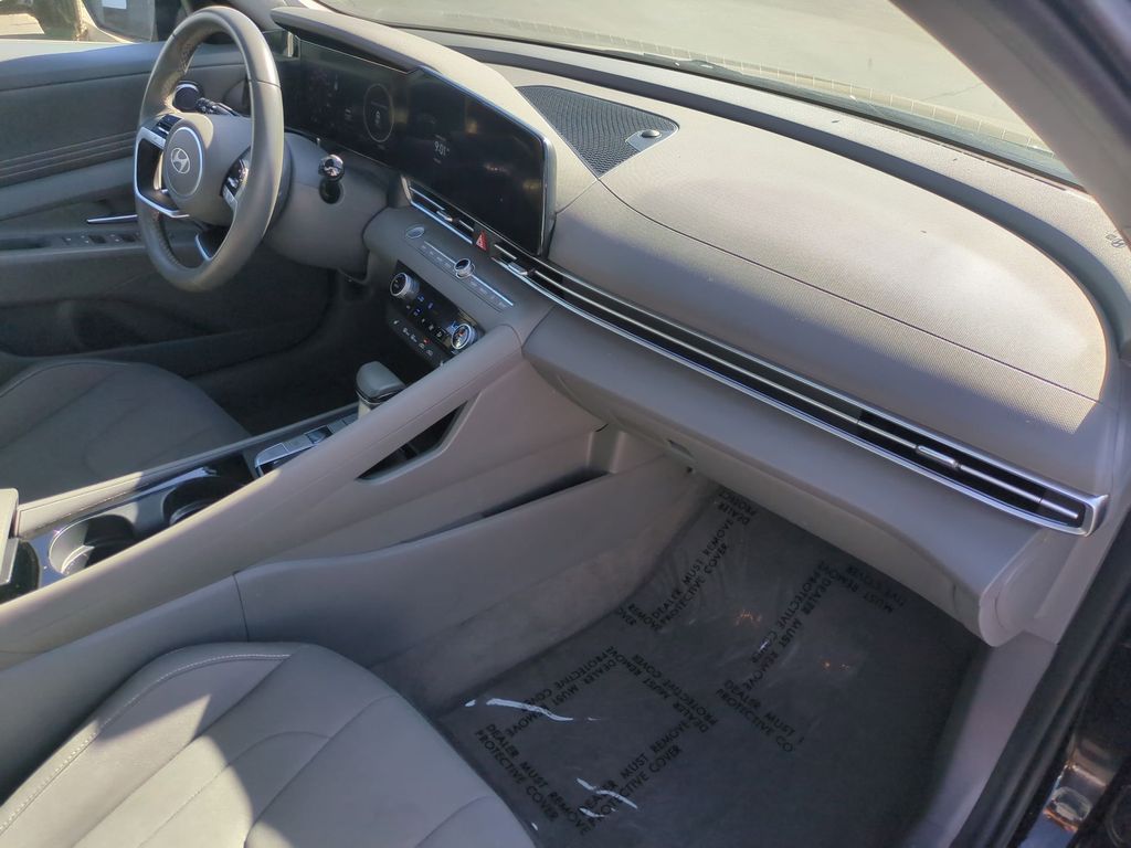 Thumbnail: 2025 Hyundai Elantra - 31