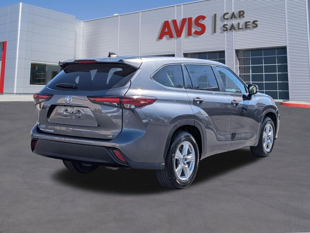 Thumbnail: 2024 Toyota Highlander - 6