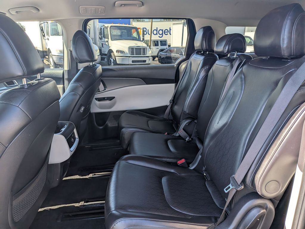 Thumbnail: 2024 Kia Carnival - 25