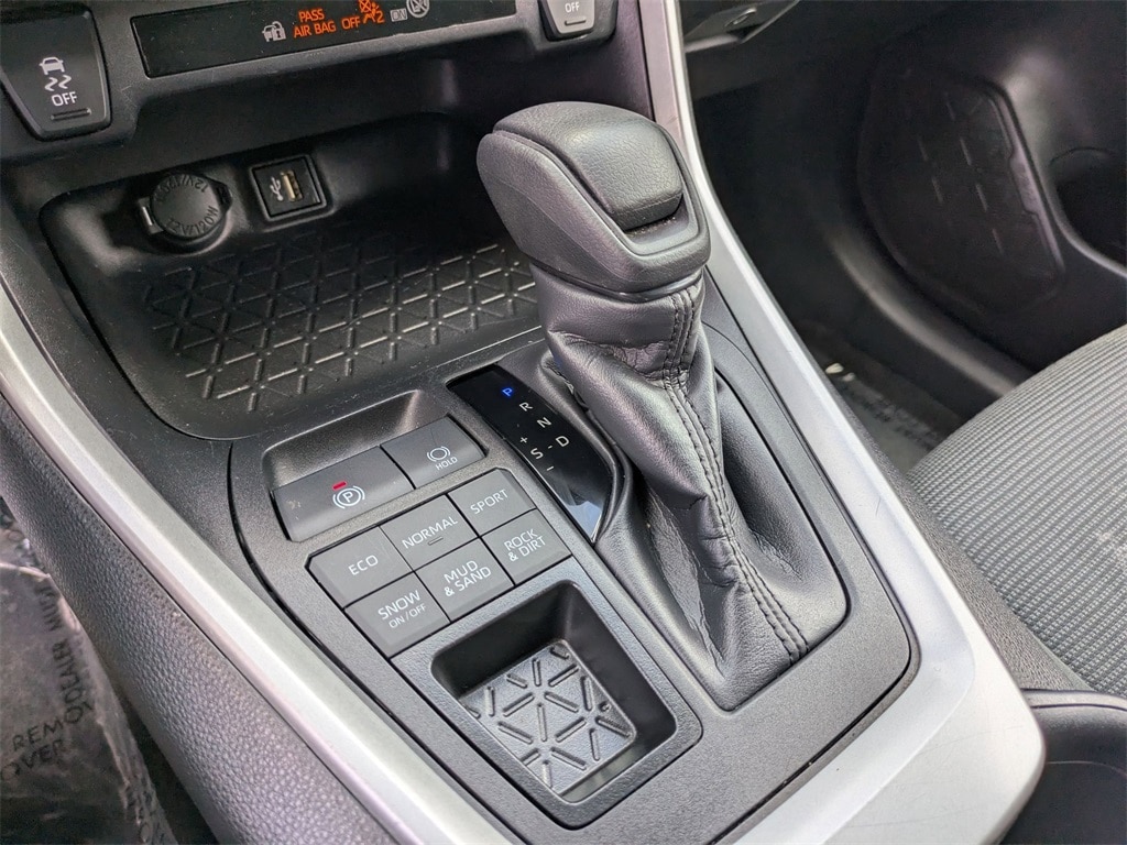 Thumbnail: 2024 Toyota RAV4 - 20