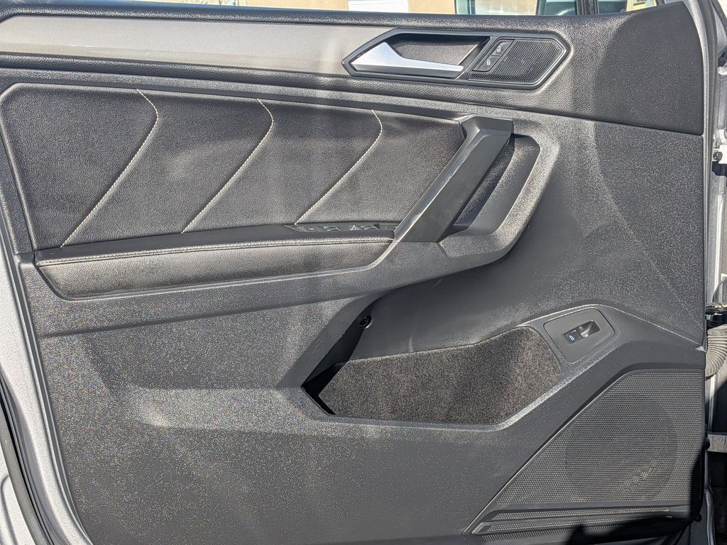 Thumbnail: 2024 Volkswagen Tiguan - 11