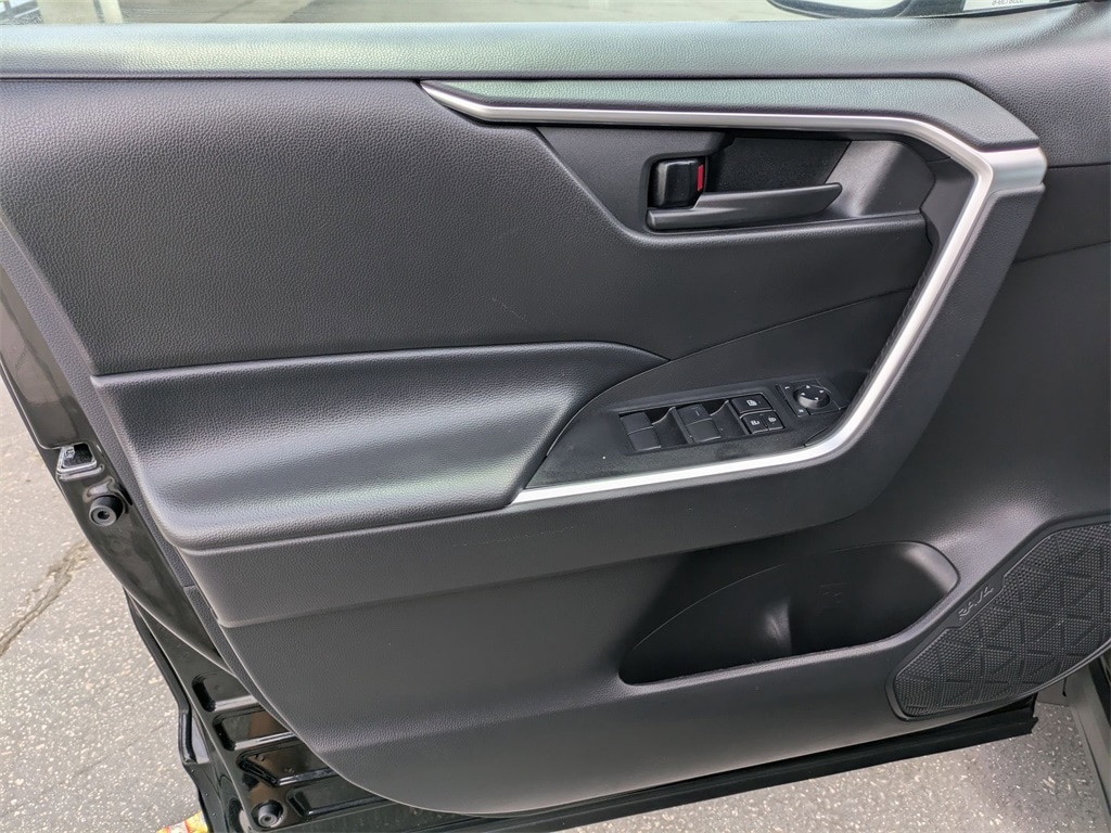 Thumbnail: 2024 Toyota RAV4 - 11