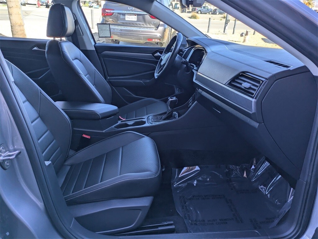 Thumbnail: 2024 Volkswagen Jetta - 31