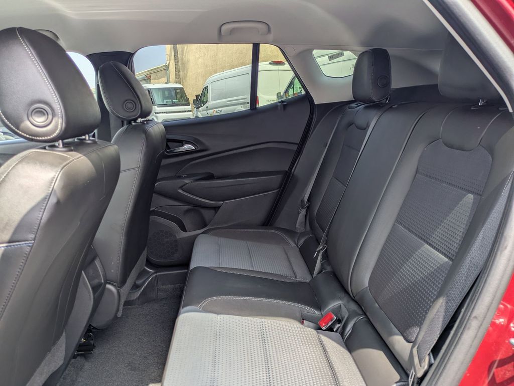 Thumbnail: 2025 Chevrolet Trax - 30