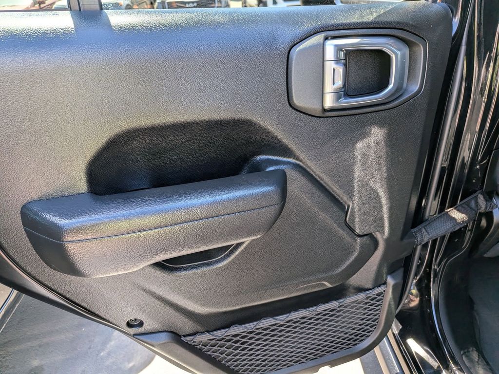 Thumbnail: 2025 Jeep Wrangler - 26