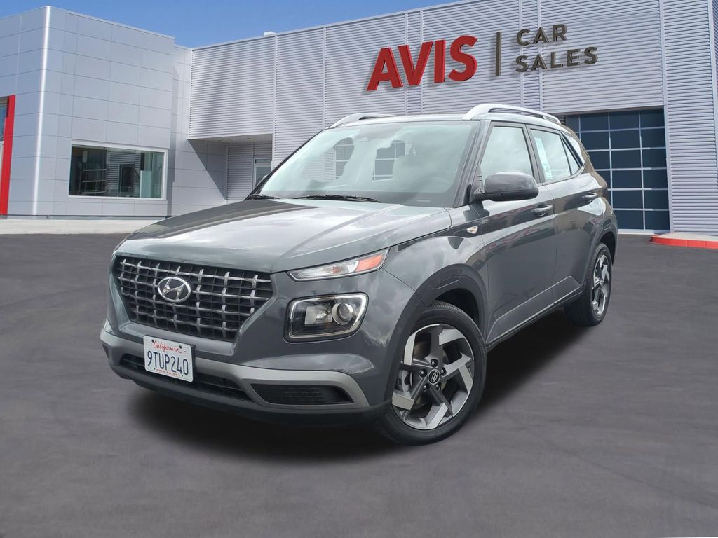 2025 Hyundai Venue SEL IVT's photo