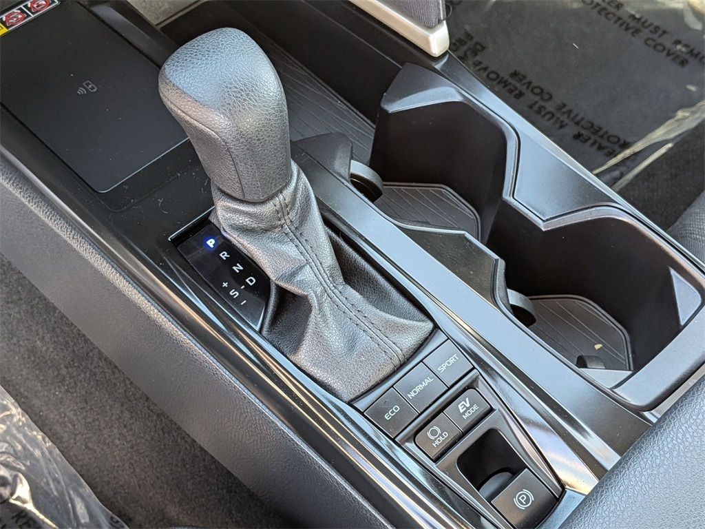 Thumbnail: 2025 Toyota Camry - 22