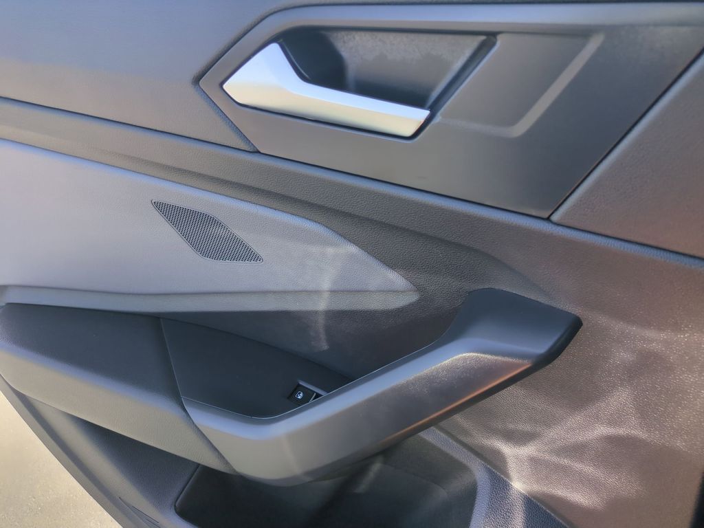 Thumbnail: 2025 Volkswagen Jetta - 25
