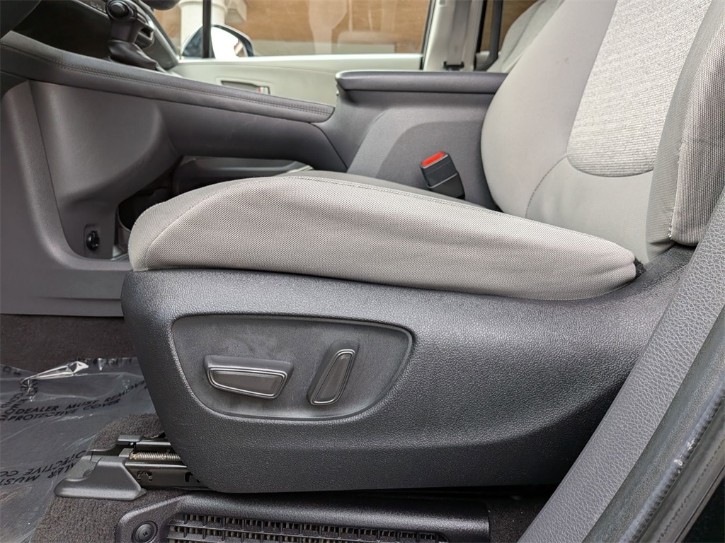 Thumbnail: 2024 Toyota Sienna - 16