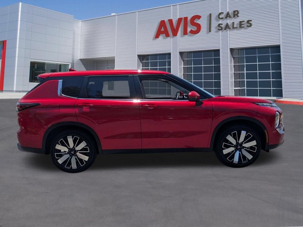 Thumbnail: 2025 Mitsubishi Outlander - 5