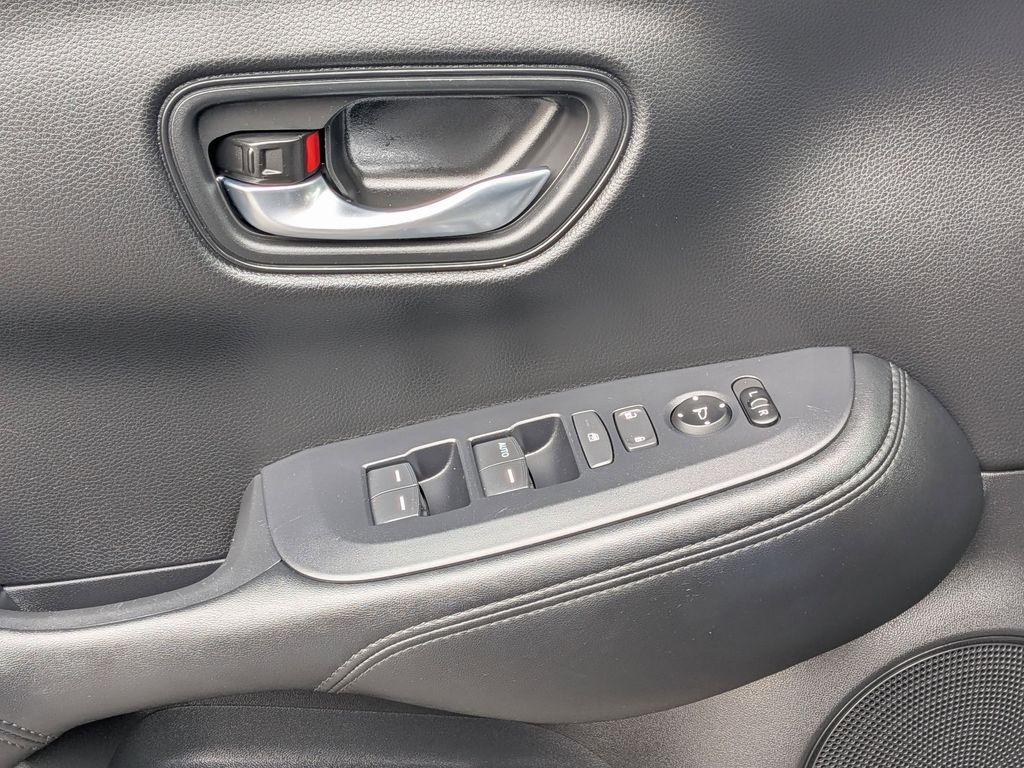 Thumbnail: 2025 Honda HR-V - 13