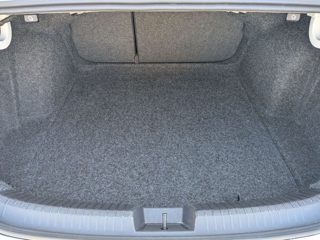 Thumbnail: 2025 Volkswagen Jetta - 27