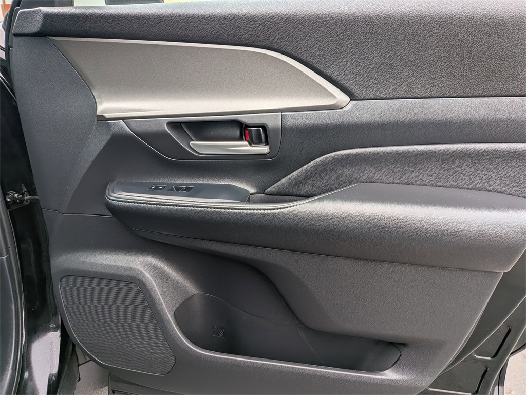 Thumbnail: 2025 Toyota Grand Highlander - 34