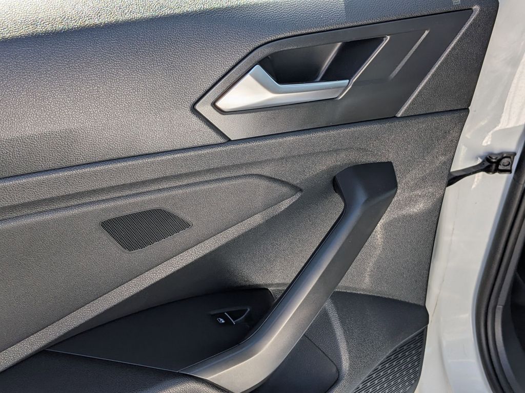 Thumbnail: 2025 Volkswagen Jetta - 25