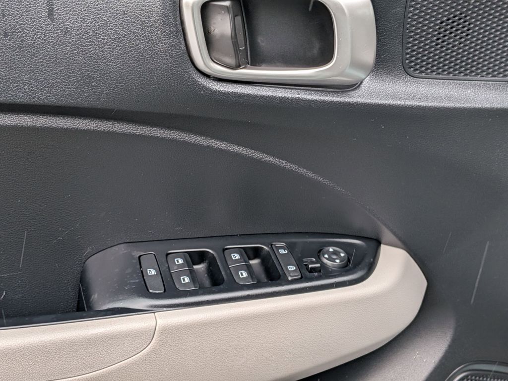 Thumbnail: 2025 Hyundai Venue - 13