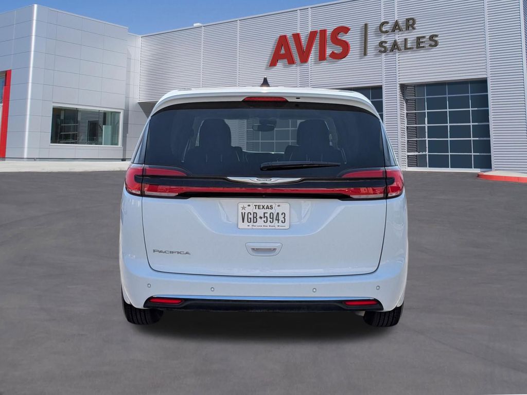 Thumbnail: 2024 Chrysler Pacifica - 7