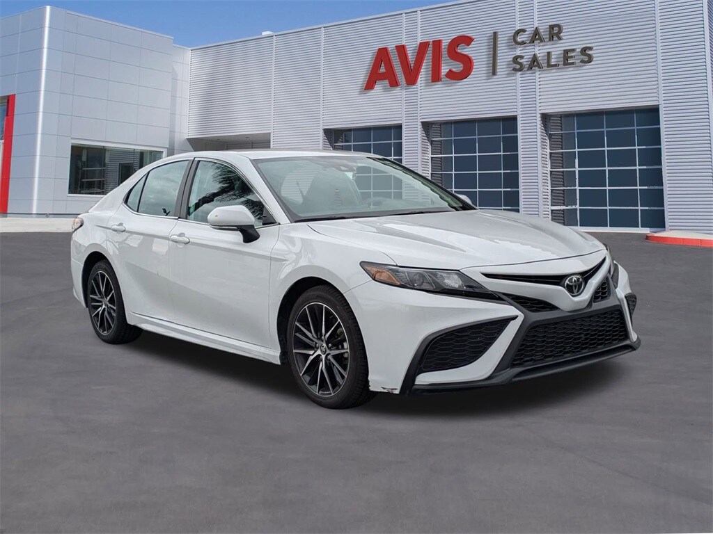 2024 Toyota Camry SE photo 3
