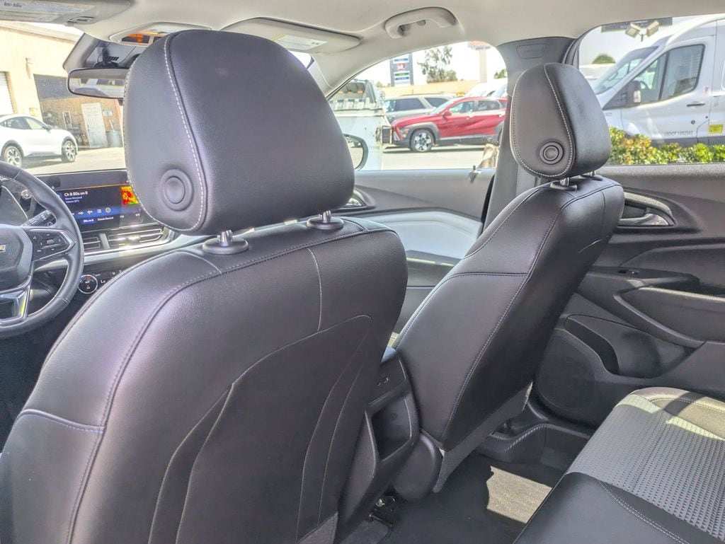 Thumbnail: 2025 Chevrolet Trax - 29