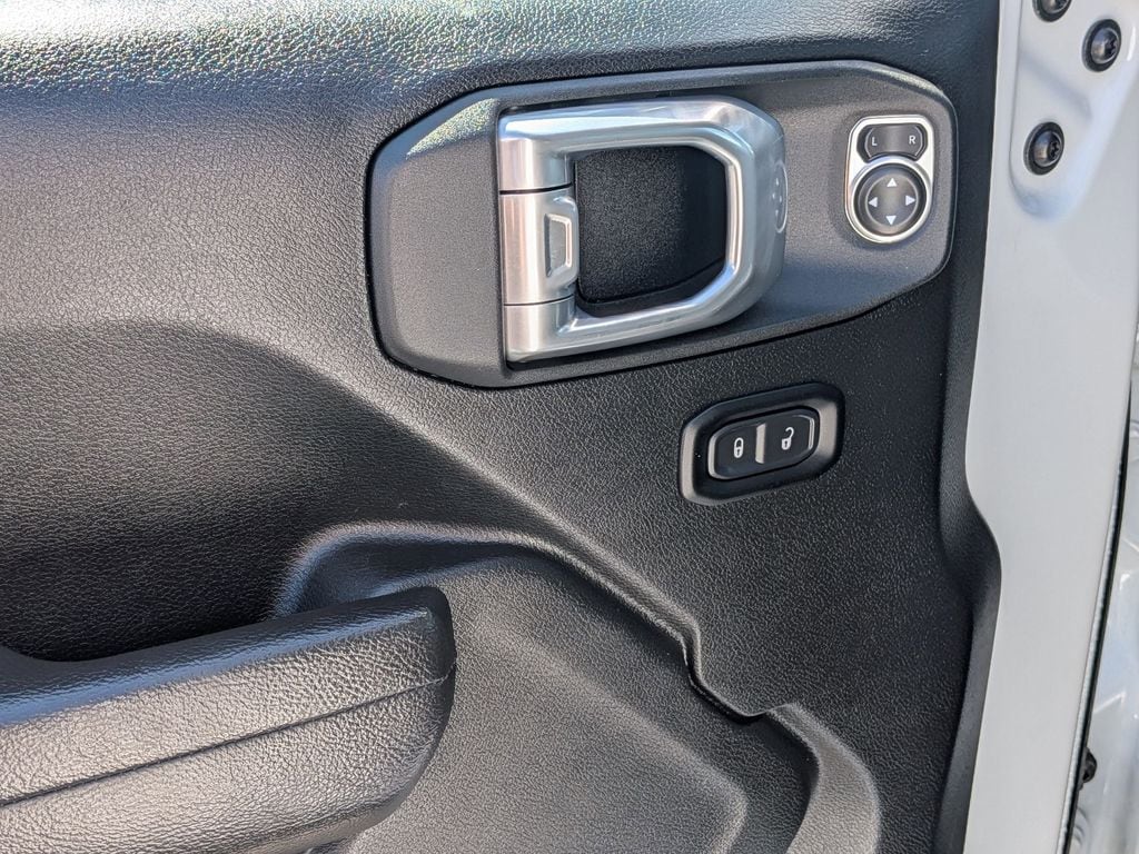 Thumbnail: 2025 Jeep Wrangler - 13