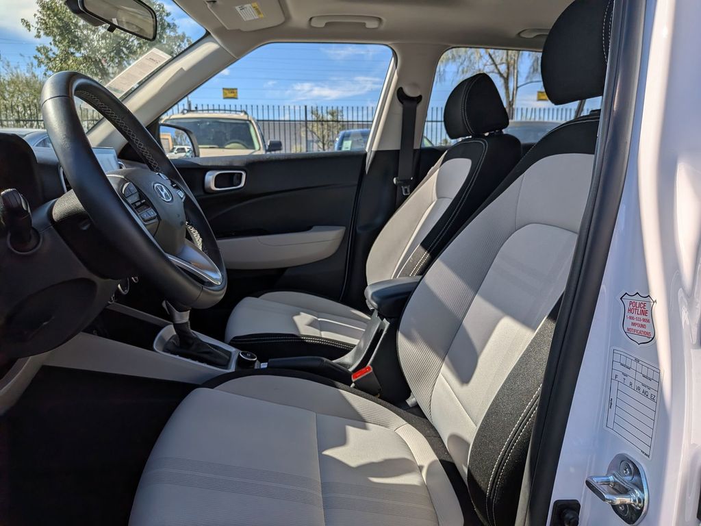 Thumbnail: 2025 Hyundai Venue - 15