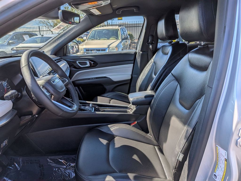 Thumbnail: 2025 Jeep Compass - 15