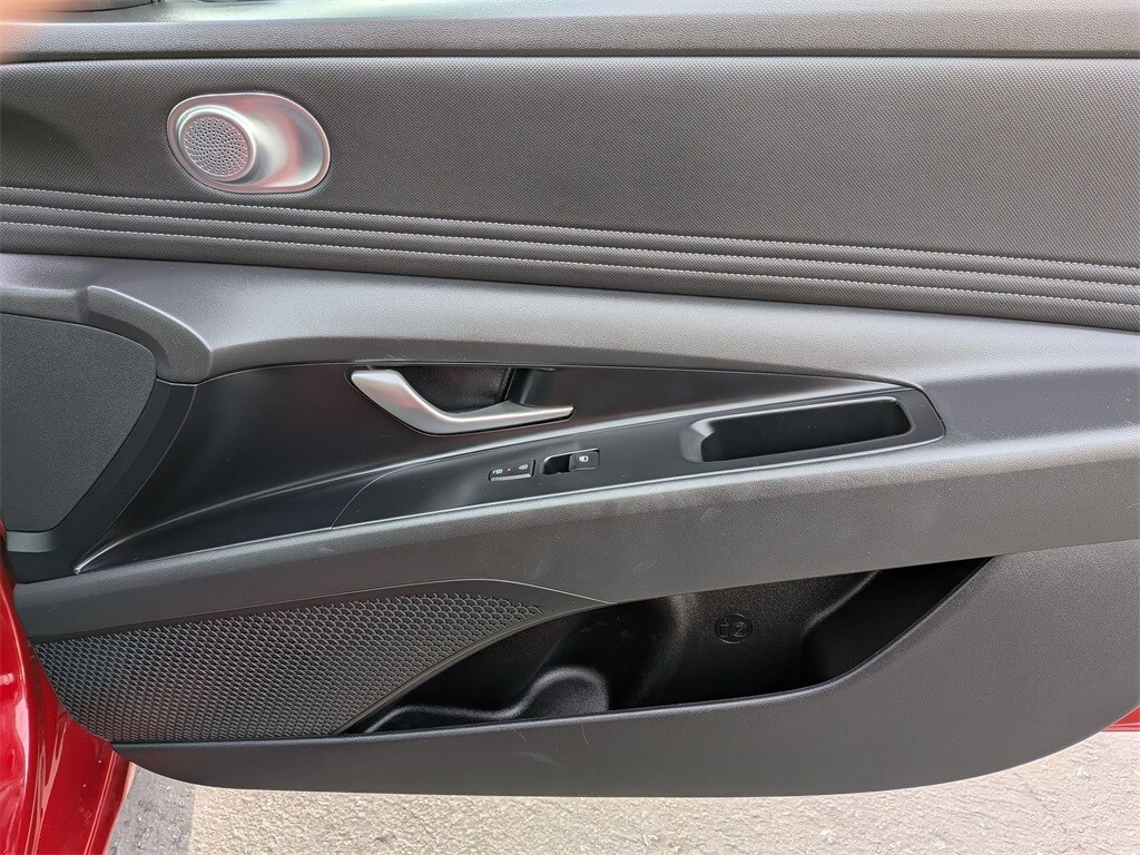 Thumbnail: 2025 Hyundai Elantra - 33