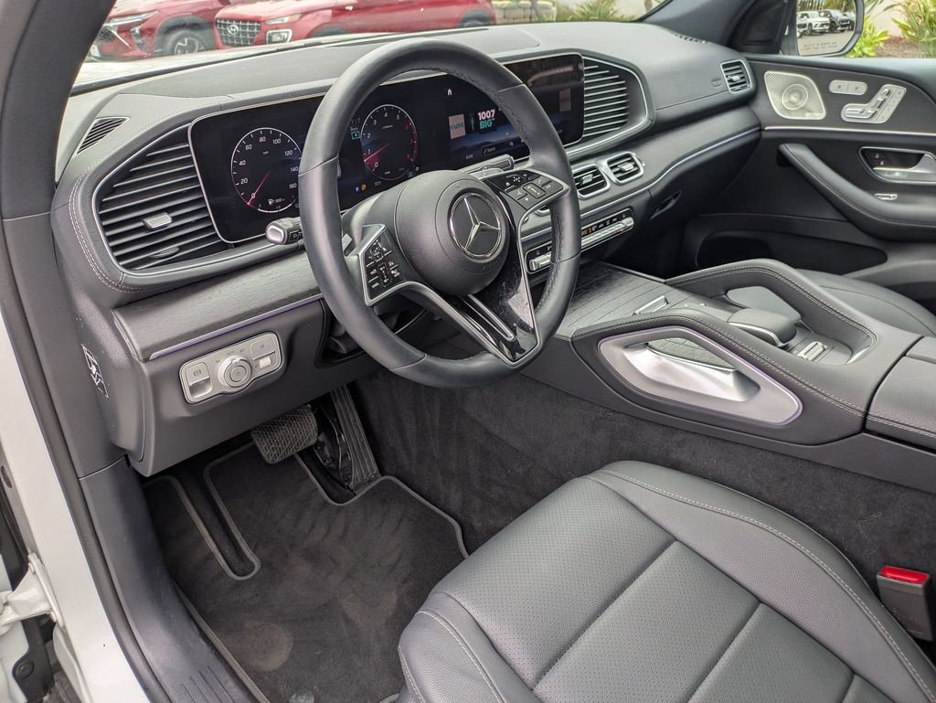 Thumbnail: 2025 Mercedes-Benz GLS - 15