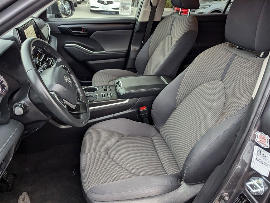 Thumbnail: 2024 Toyota Highlander - 14