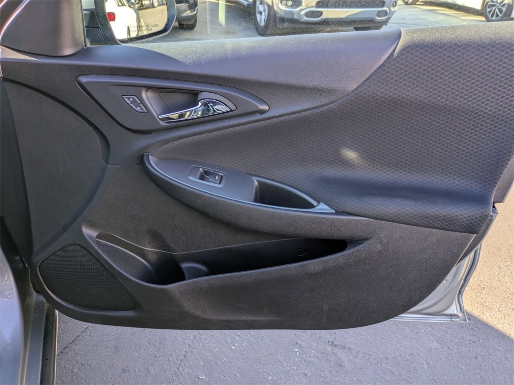 Thumbnail: 2024 Chevrolet Malibu - 32