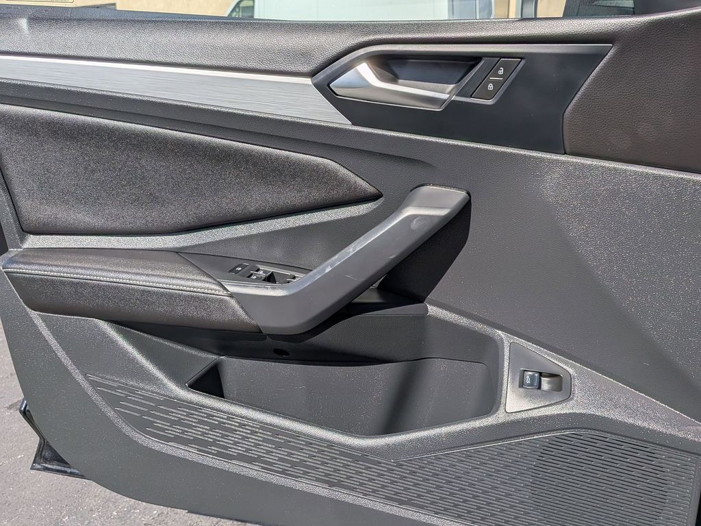 Thumbnail: 2025 Volkswagen Jetta - 11