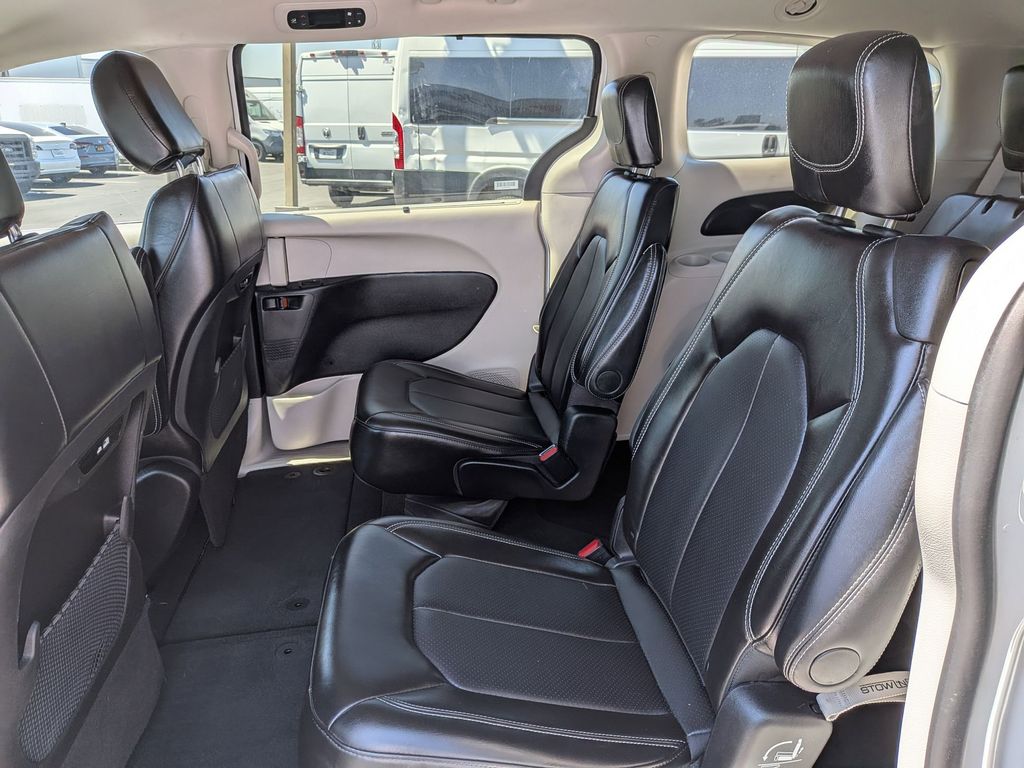 Thumbnail: 2024 Chrysler Pacifica - 25