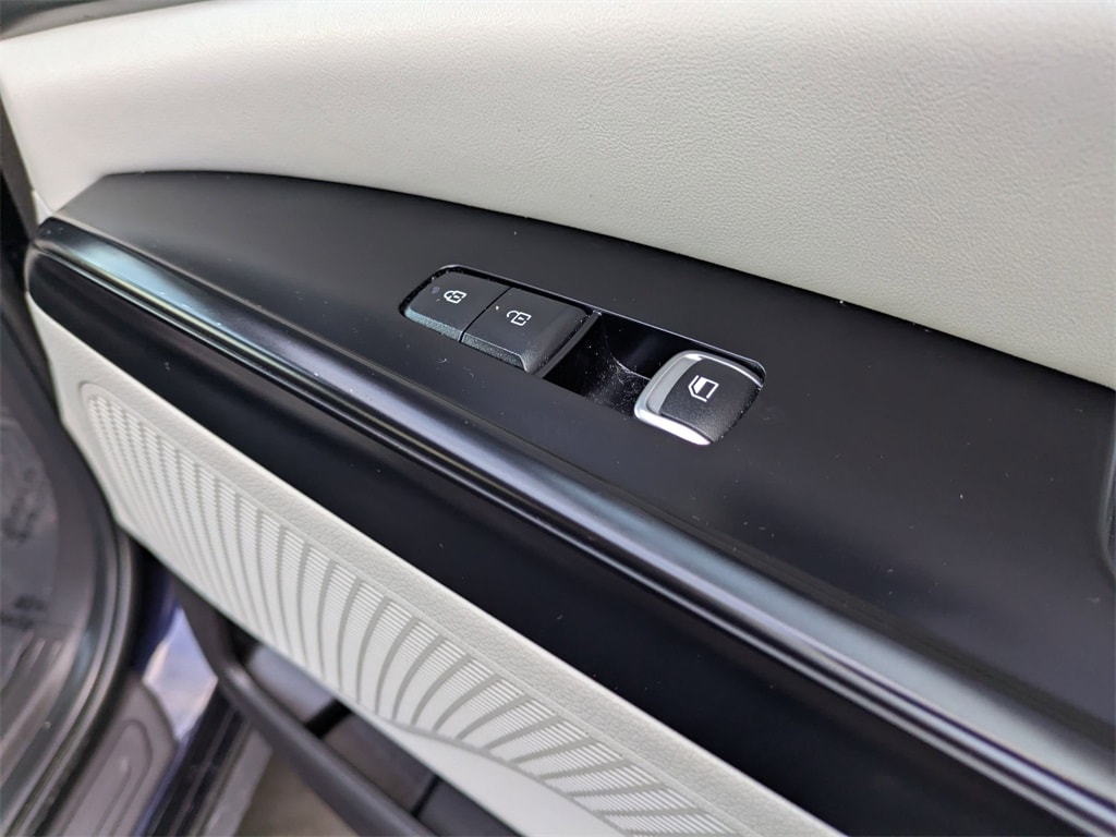 Thumbnail: 2024 Kia Carnival - 35