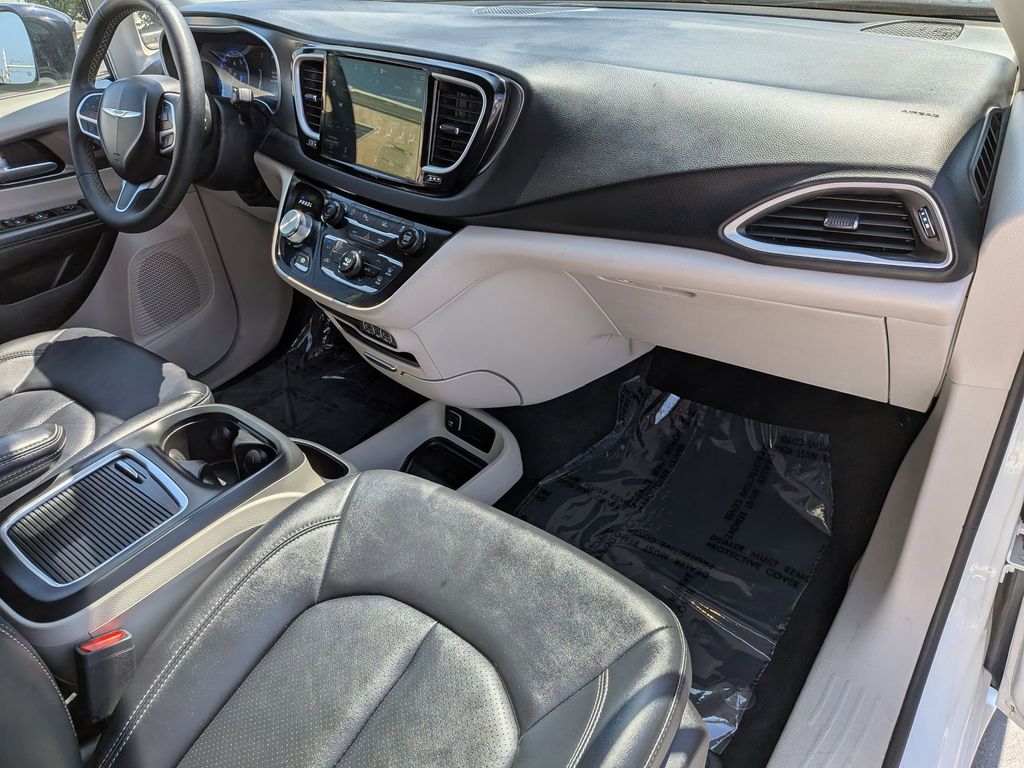 Thumbnail: 2024 Chrysler Pacifica - 30