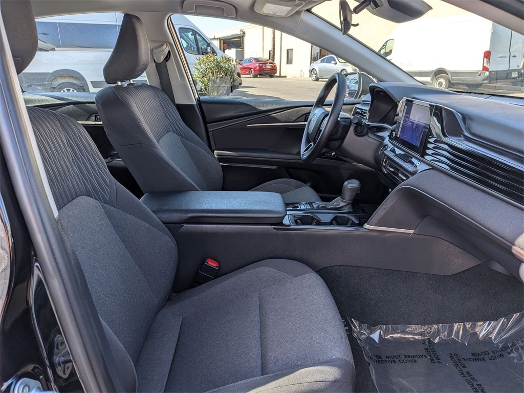 Thumbnail: 2025 Toyota Camry - 30