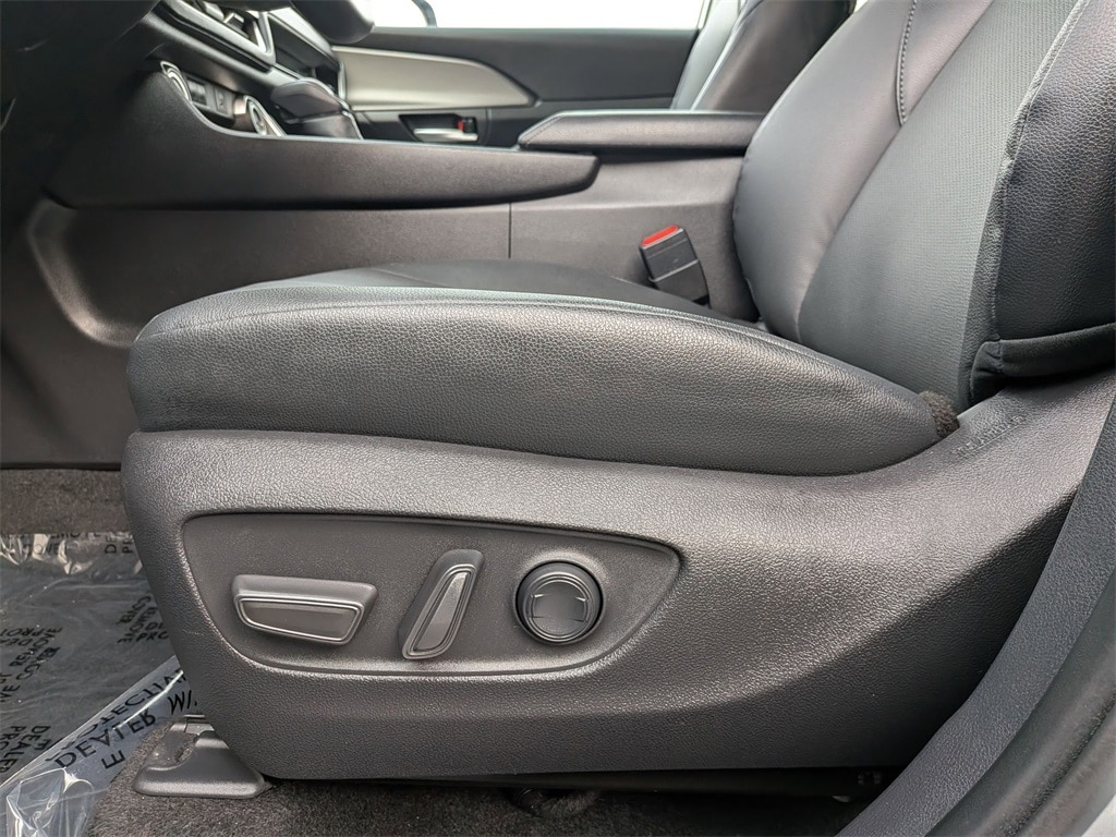 Thumbnail: 2025 Toyota Grand Highlander - 15