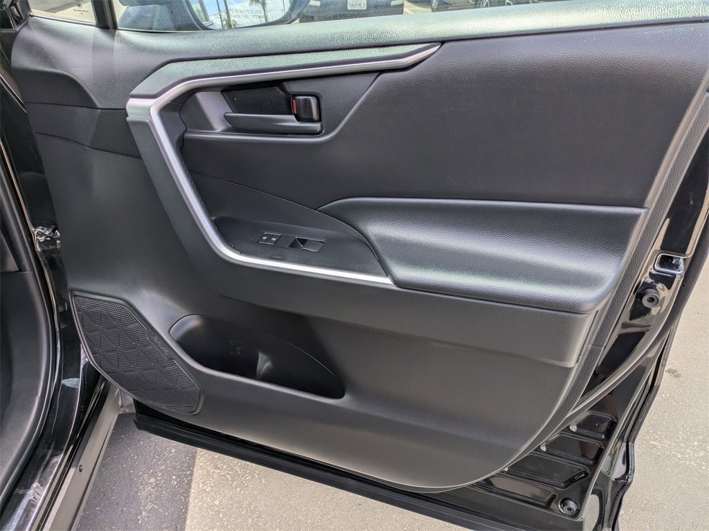 Thumbnail: 2024 Toyota RAV4 - 34