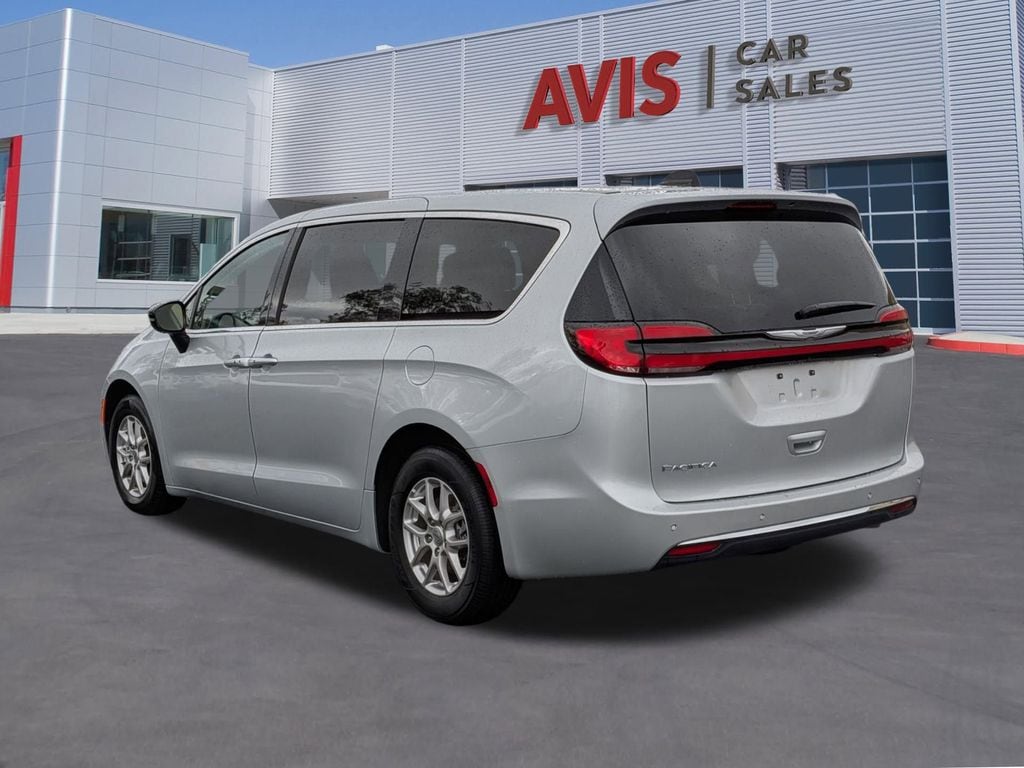 Thumbnail: 2024 Chrysler Pacifica - 9