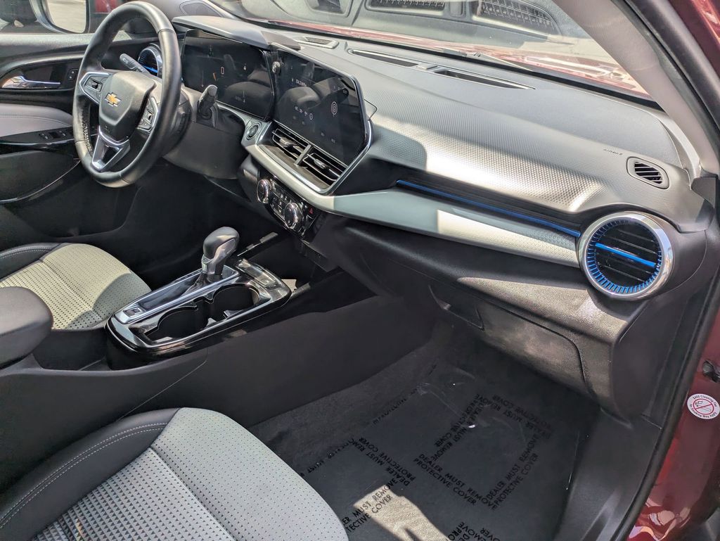 Thumbnail: 2025 Chevrolet Trax - 34