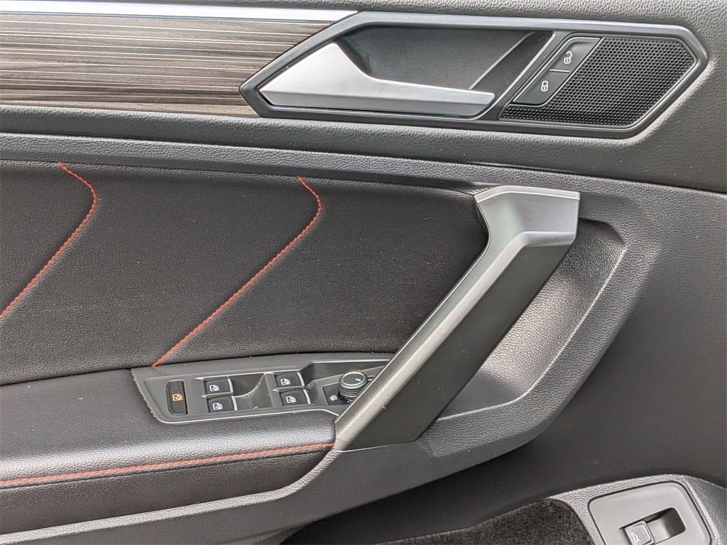 Thumbnail: 2024 Volkswagen Tiguan - 13