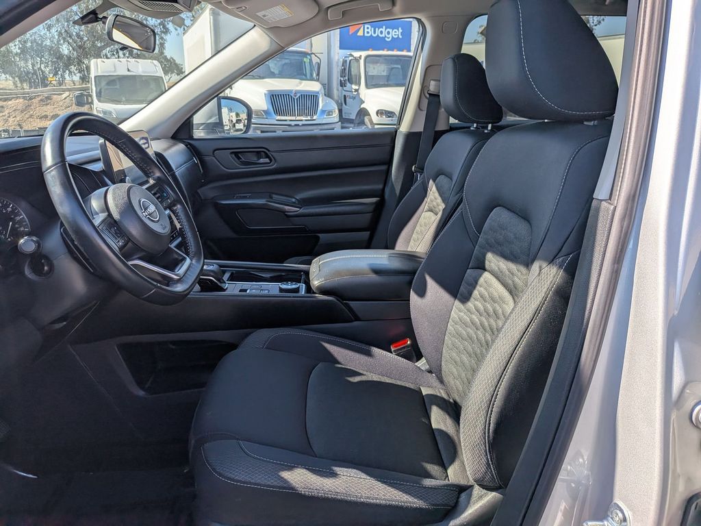 Thumbnail: 2024 Nissan Pathfinder - 15