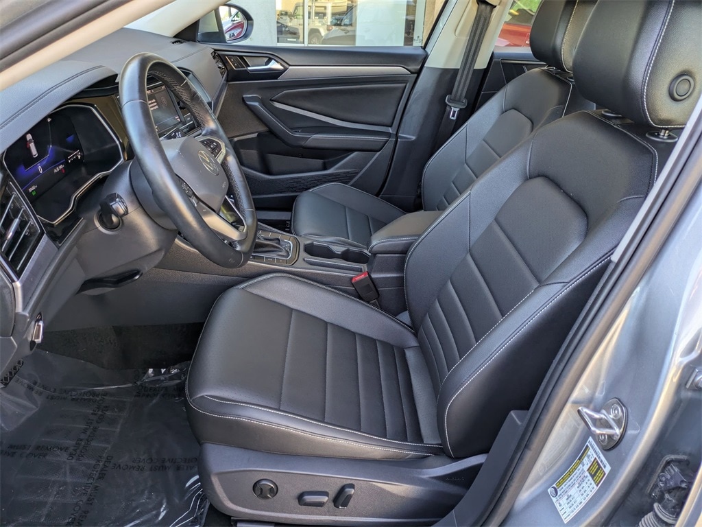 Thumbnail: 2024 Volkswagen Jetta - 24