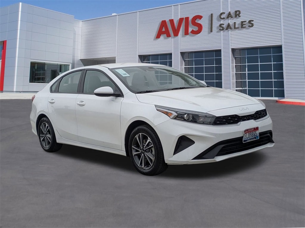 Thumbnail: 2024 Kia Forte - 3