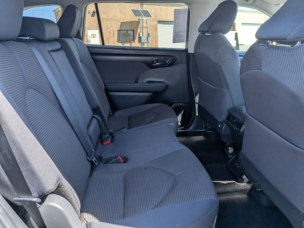 Thumbnail: 2024 Toyota Highlander - 30