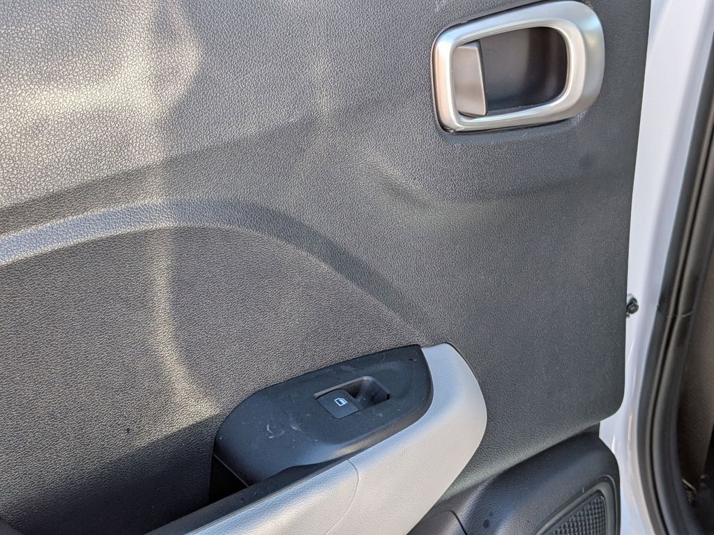 Thumbnail: 2025 Hyundai Venue - 27