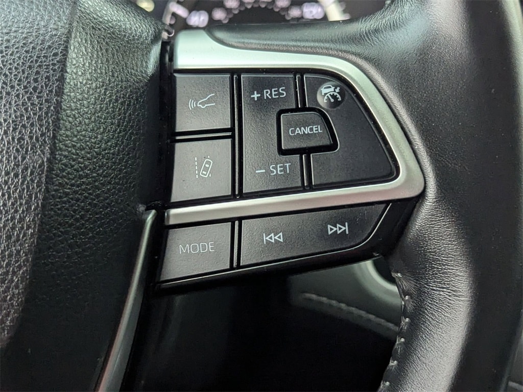 Thumbnail: 2024 Toyota Highlander - 21