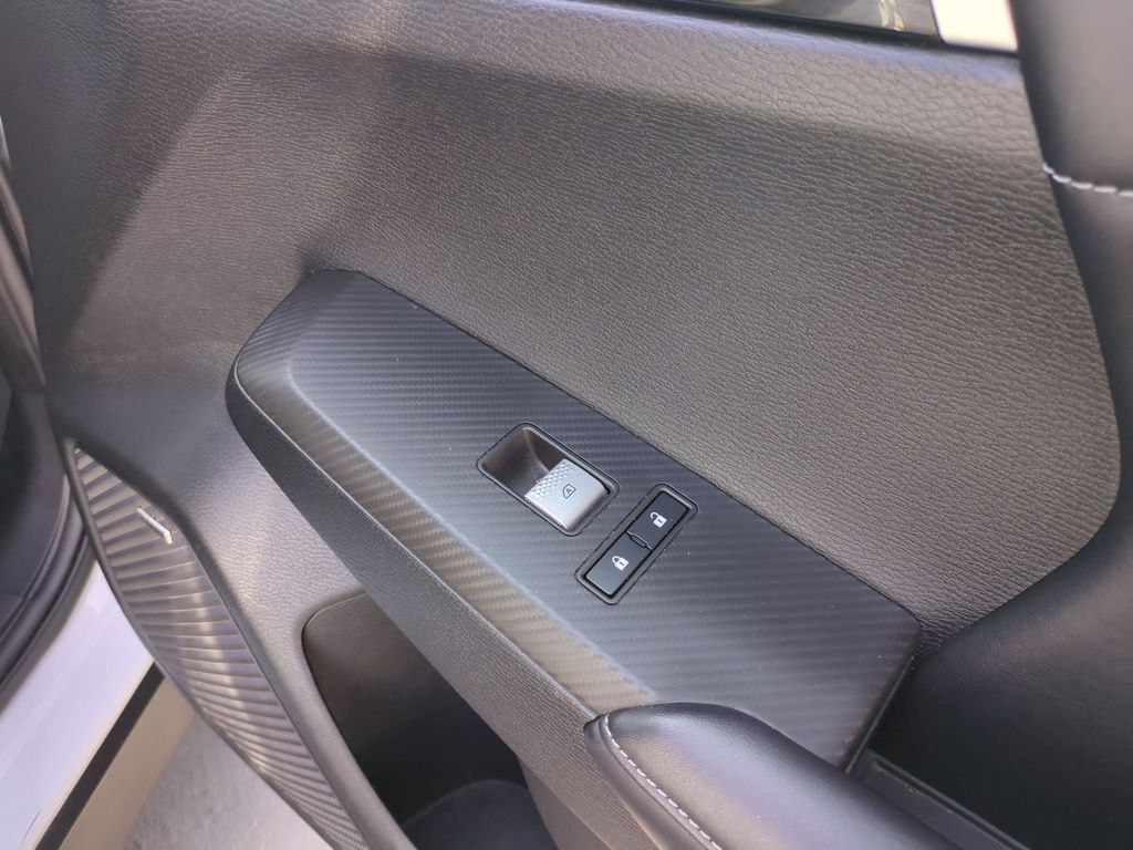 Thumbnail: 2025 Mitsubishi Outlander - 34