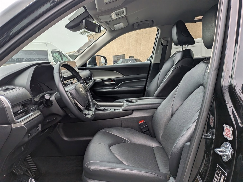 Thumbnail: 2025 Toyota Grand Highlander - 15