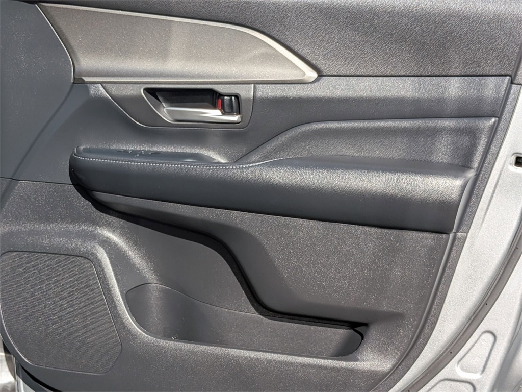 Thumbnail: 2025 Toyota Grand Highlander - 32